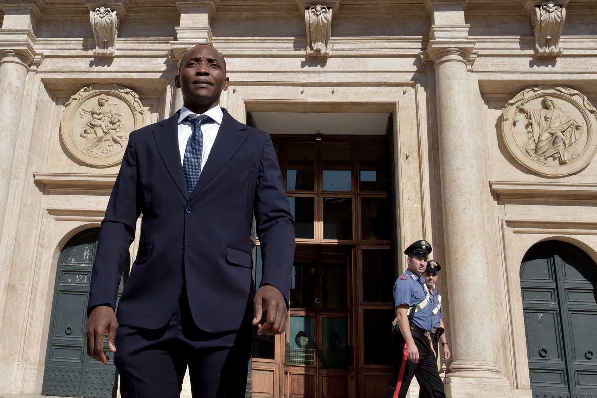 L’«eroe degli umili» ora abbandoni il posto alla Camera: non è più credibile