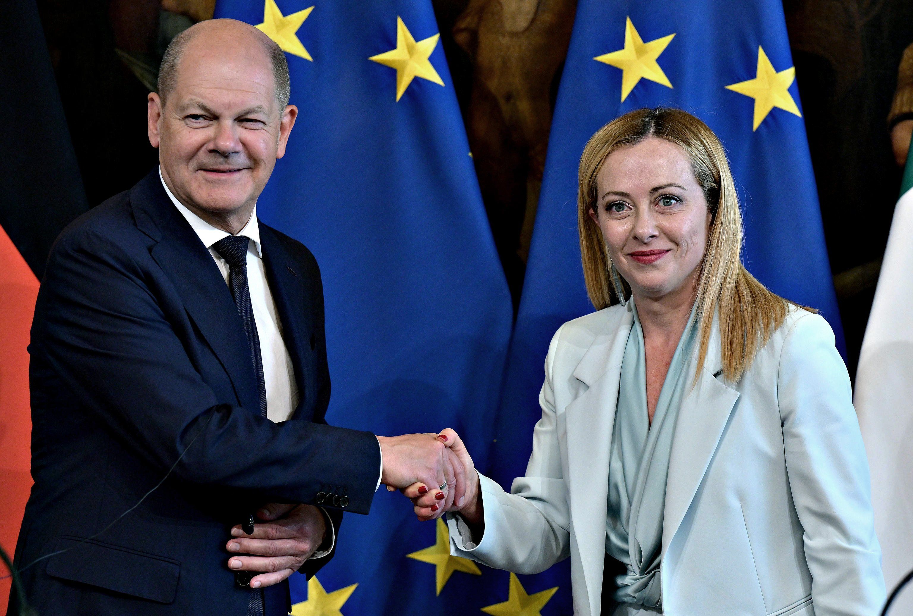 Schiaffo al Pd: Scholz imita la Meloni