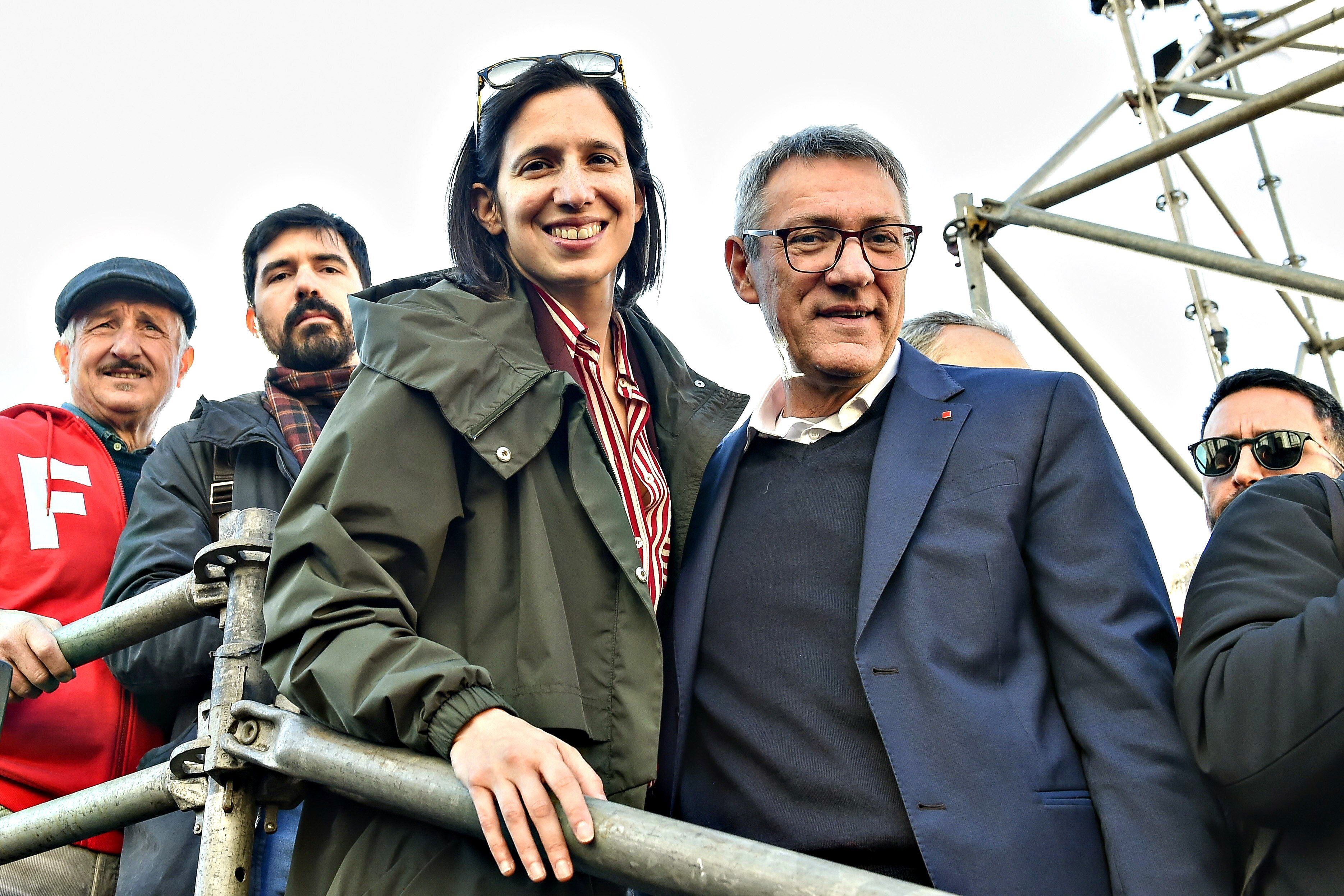 I sindacati si mettono fuorilegge