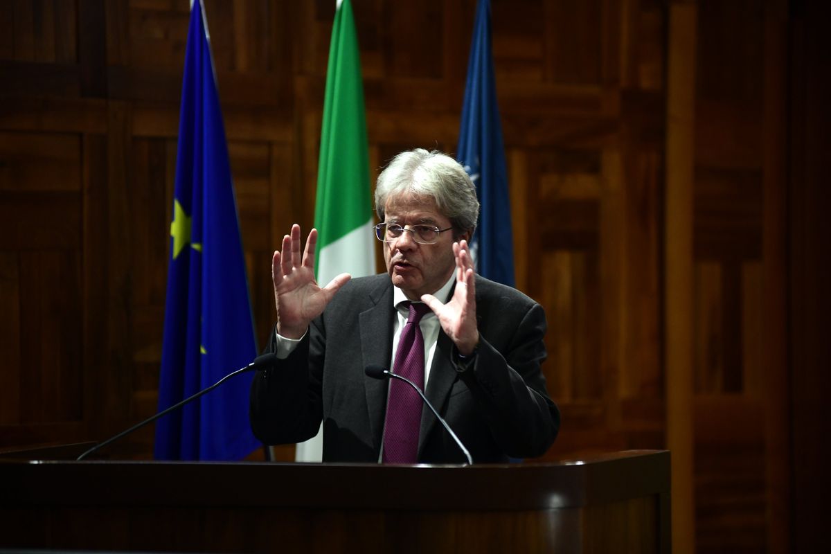 L’Ue abbassa le stime del Pil mentre si tratta su Patto e Mes
