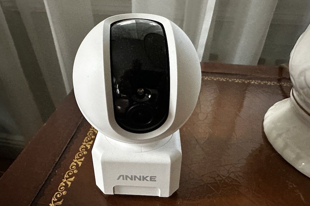 a product shot of Annke pan and tilt camera