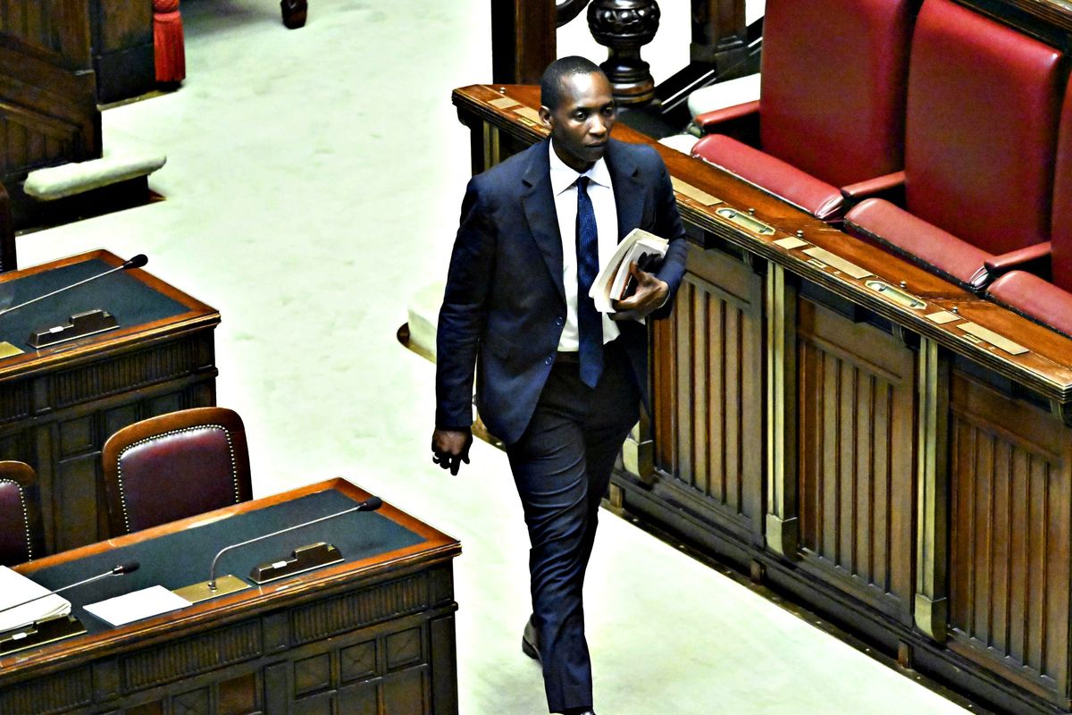 Le carte inchiodano Soumahoro. Non può restare in Parlamento