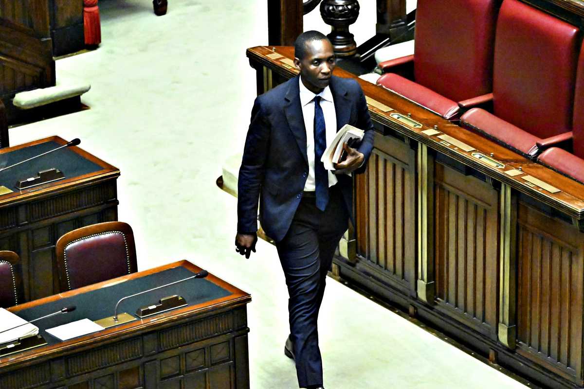 Le carte inchiodano Soumahoro. Non può restare in Parlamento