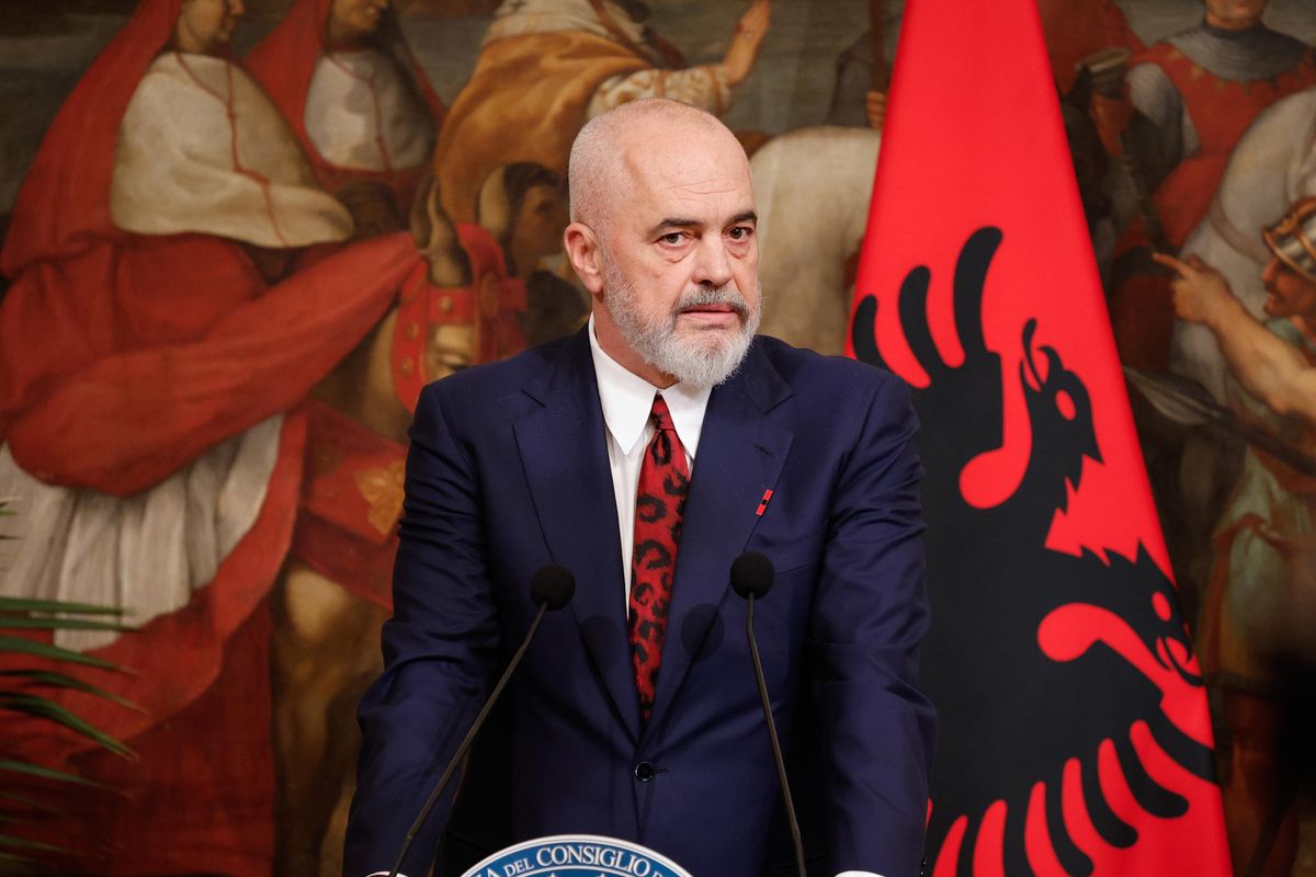 Domani a Malaga il summit decisivo. Storia di Edi, compagno «fedifrago»