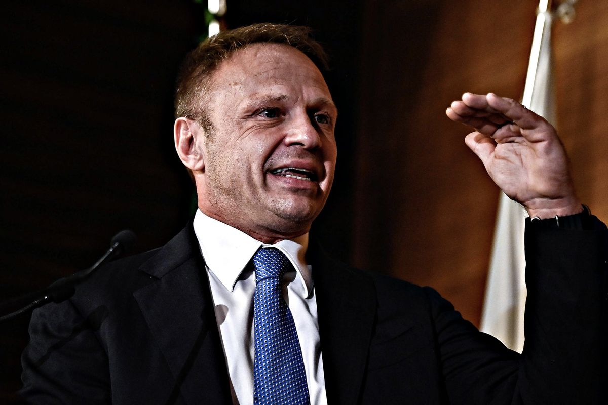 «Lollobrigida ha fermato  il treno». Tempesta in un bicchier d’acqua dei professionisti degli elicotteri blu