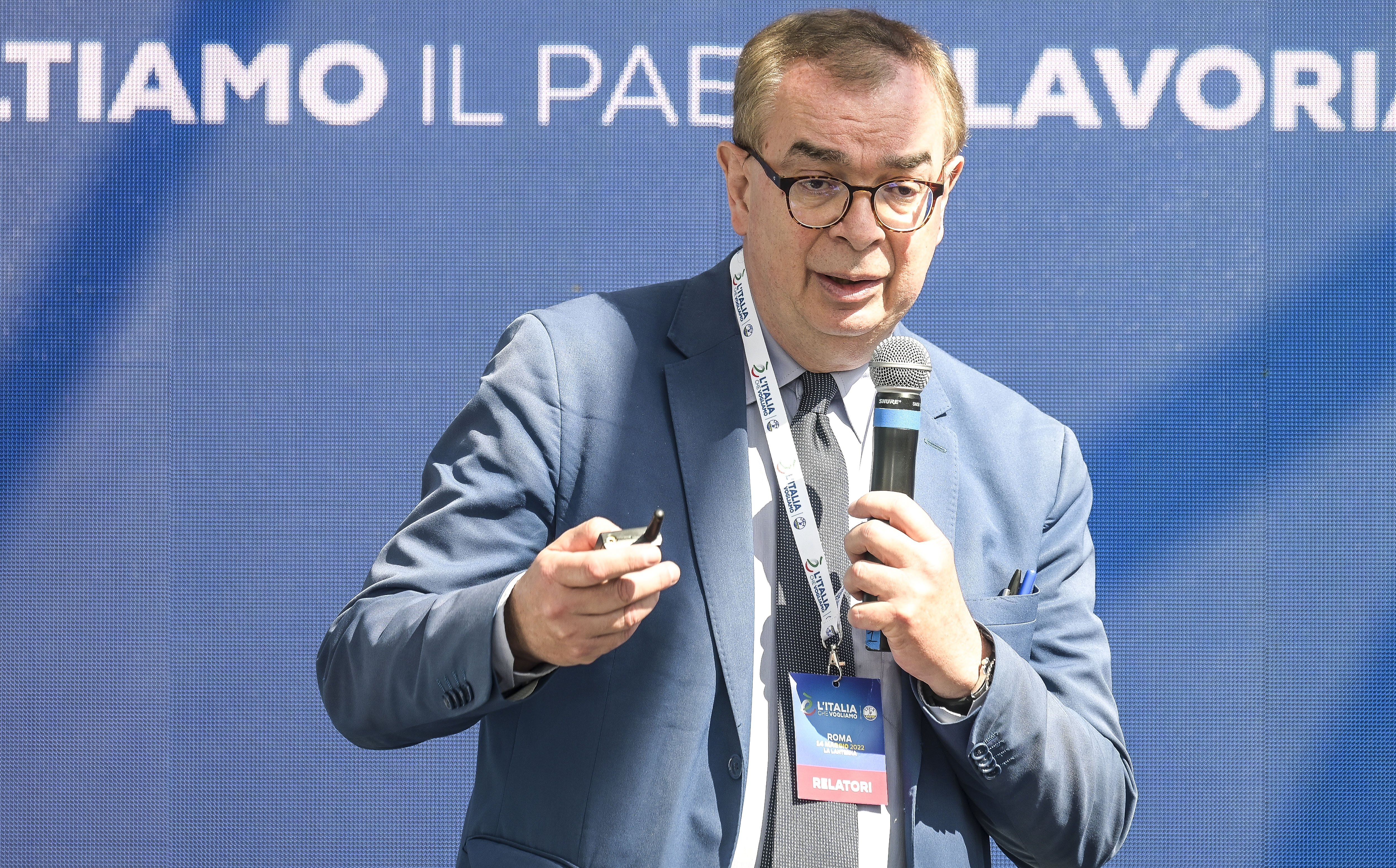 Il maschio è in declino, serve più orgoglio