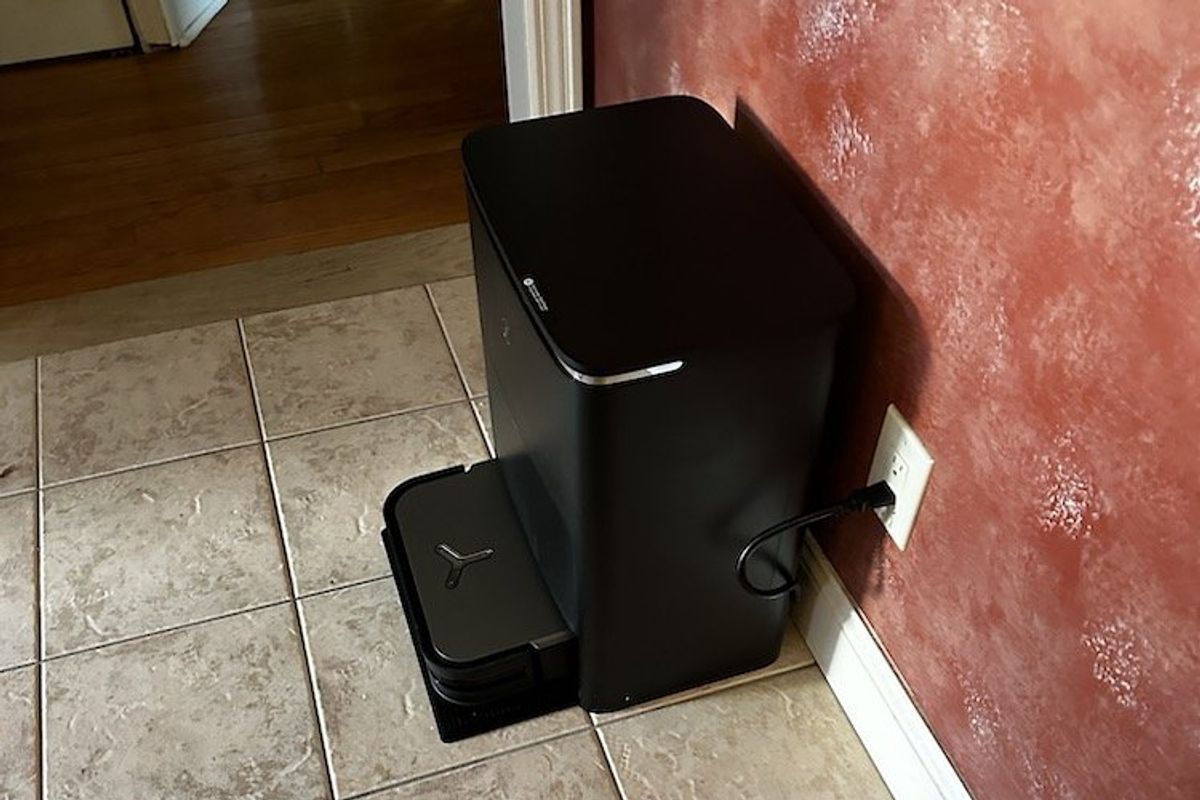 side view of Ecovacs DEEBOT X2 OMNI Robot Vacuum & Mop