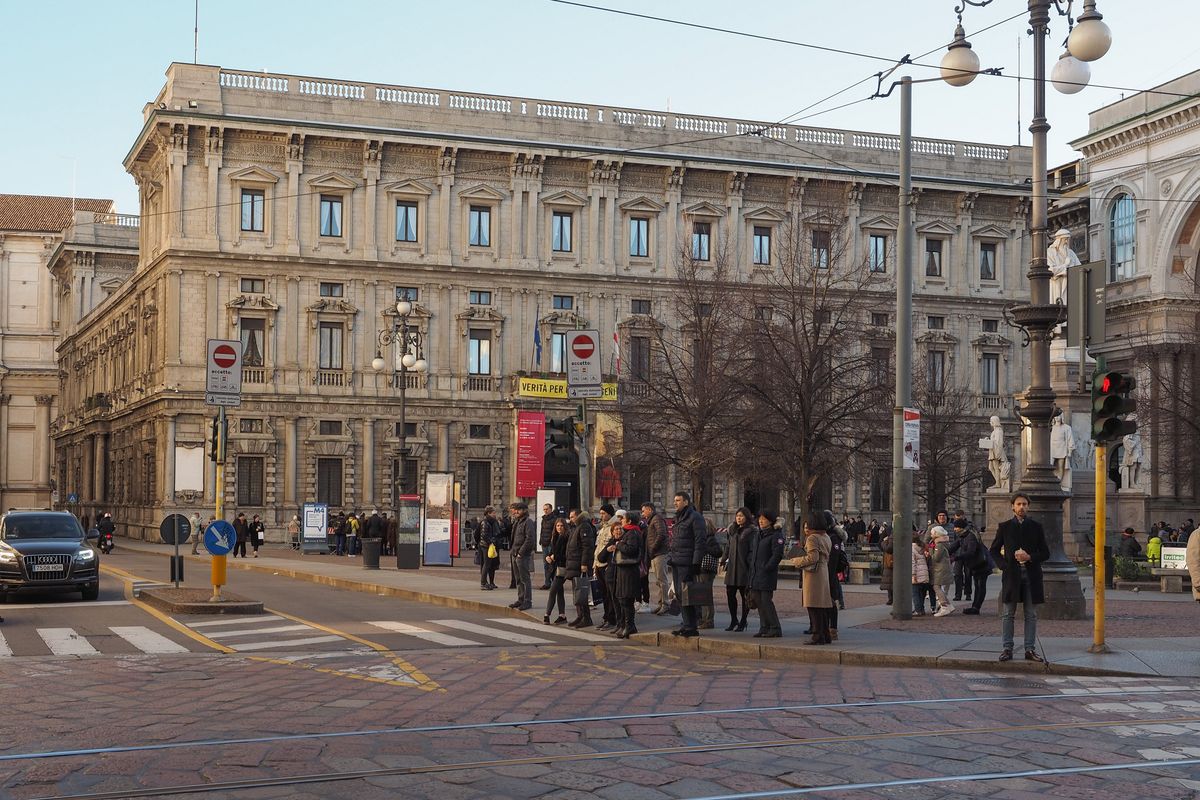Africano tenta una violenza sessuale davanti alla finestra di Beppe Sala
