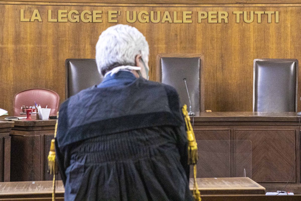 I diktat vaccinali demoliti da una pioggia di sentenze