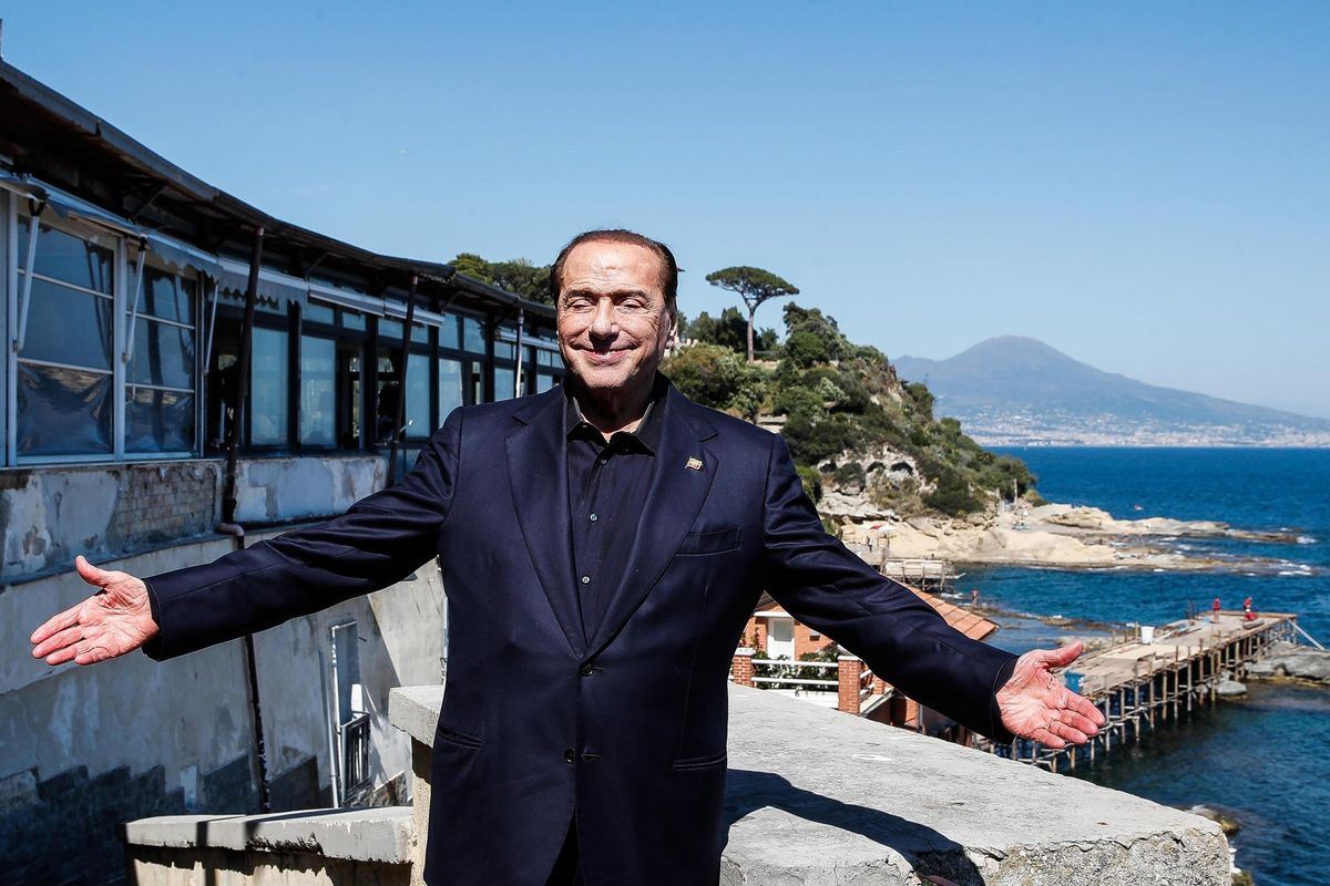 La vera storia del falso testamento di Berlusconi: «Un collage di carte»