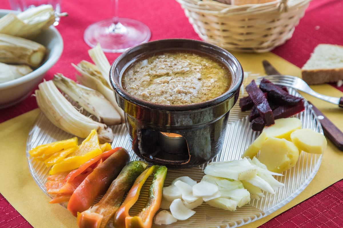 Bagna cauda, ossia l’arte di conciliare gli opposti