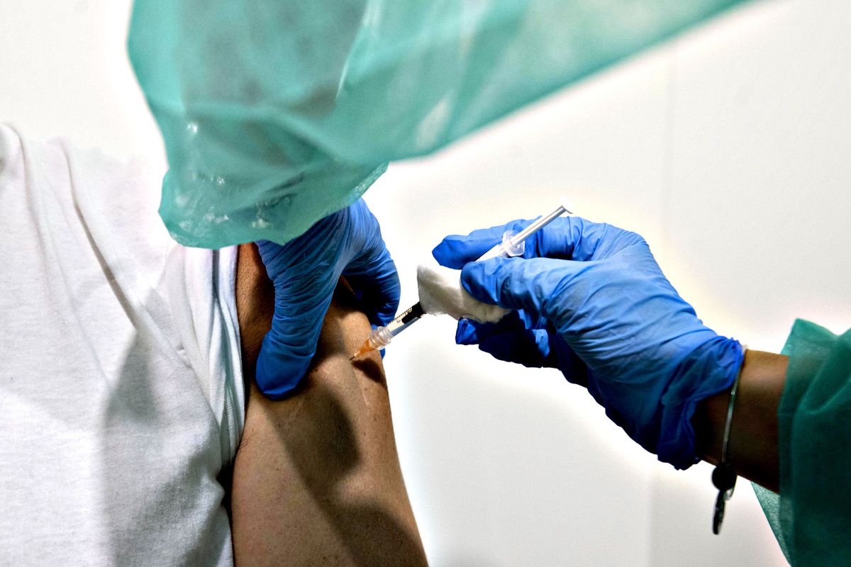 Aifa confessa: sui vaccini ok alla cieca
