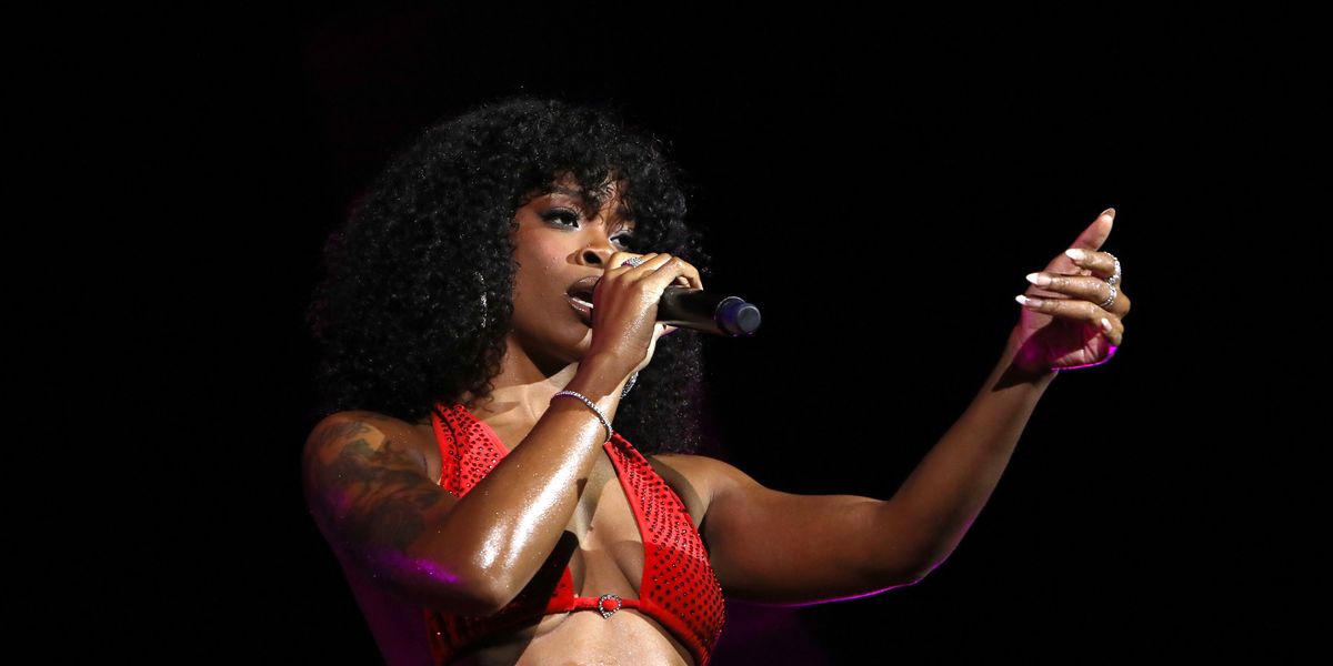 Here's How Ari Lennox Keeps Her Body Snatched