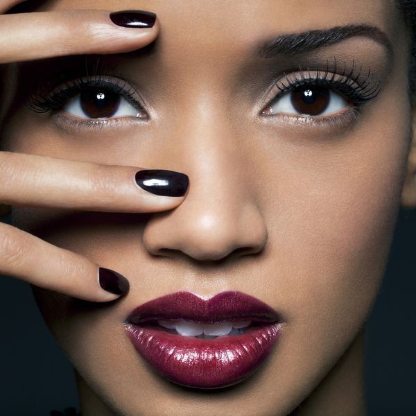 I Tried Out The 'Black Nail Theory': Here’s What It Taught Me About Self-Confidence