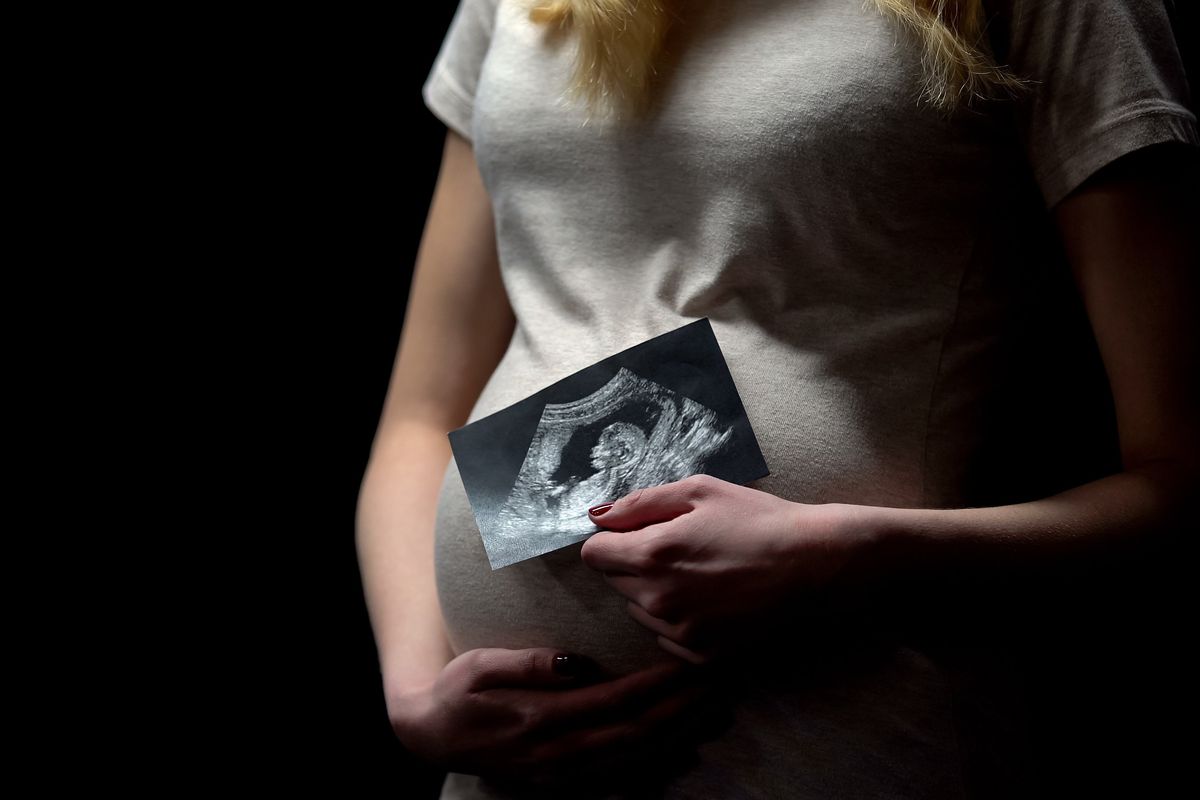 Soldi dalla maxi Ong (finanziata dall’Ue) per pagare la guida all’aborto in Italia