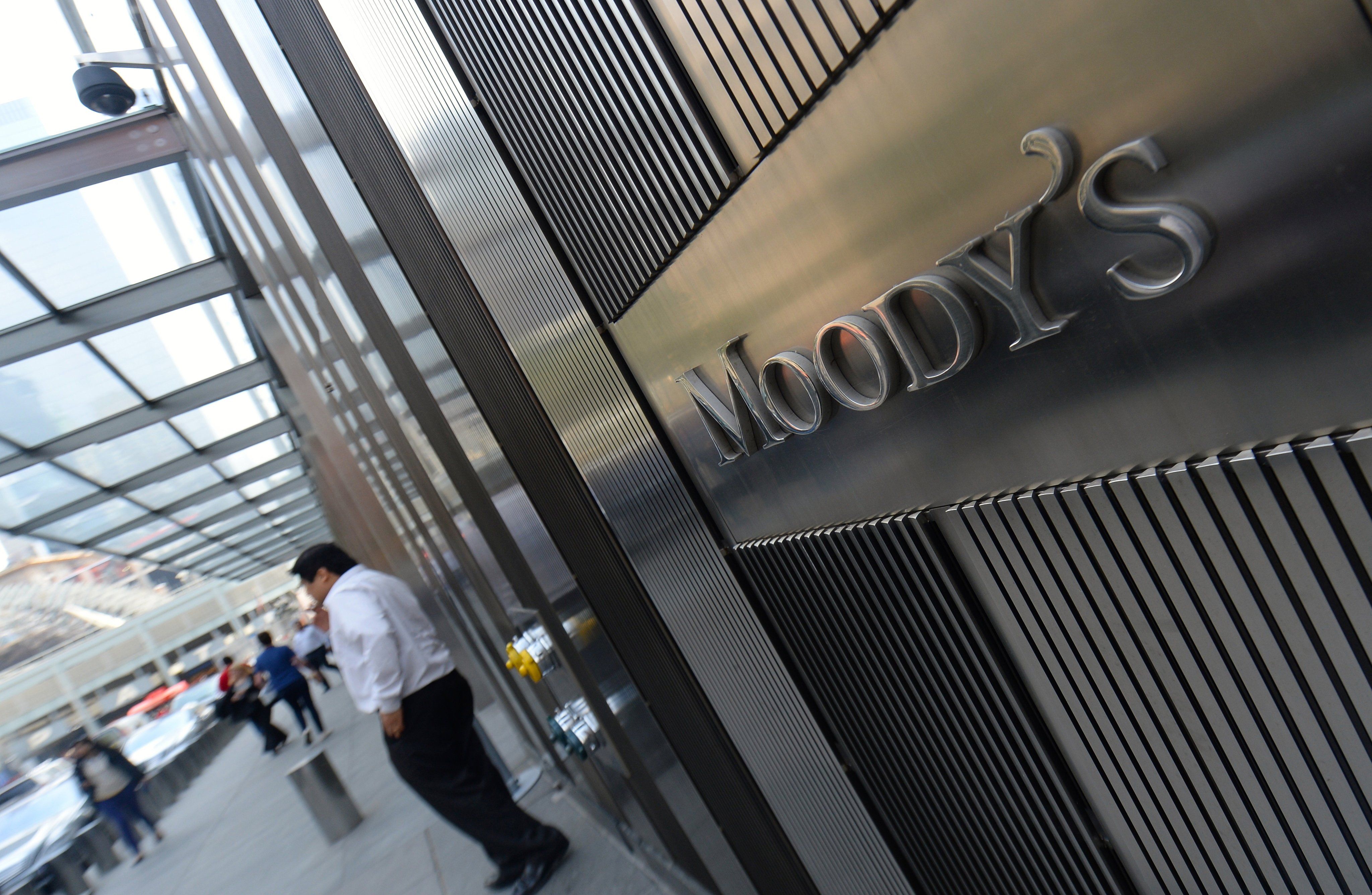 Moody's conferma il rating «Baa3» dell'Italia e alza l'outlook da negativo a stabile