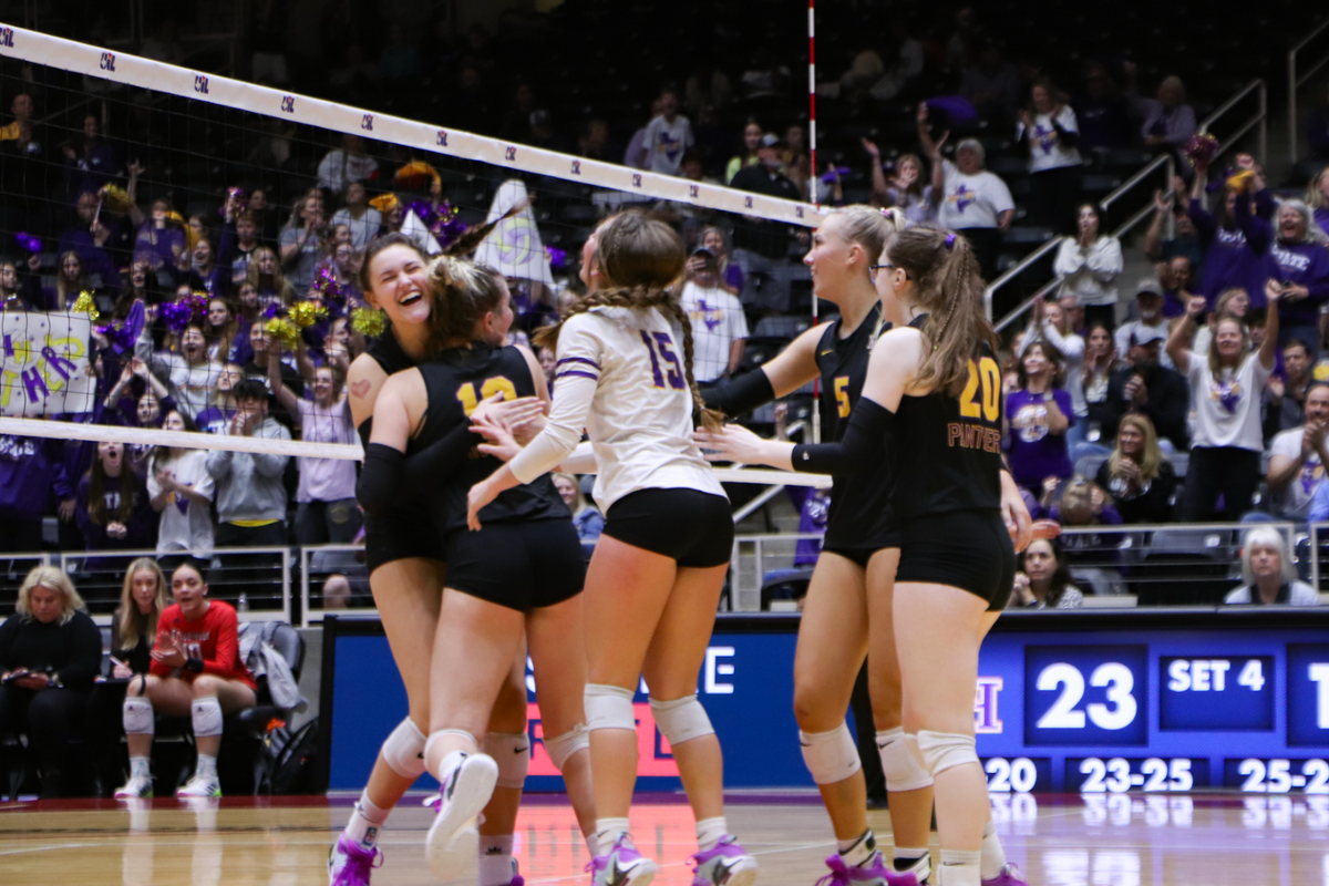 [PHOTO GALLERY] Liberty Hill defeats Colleyville Heritage in UIL Volleyball Semifinal Match