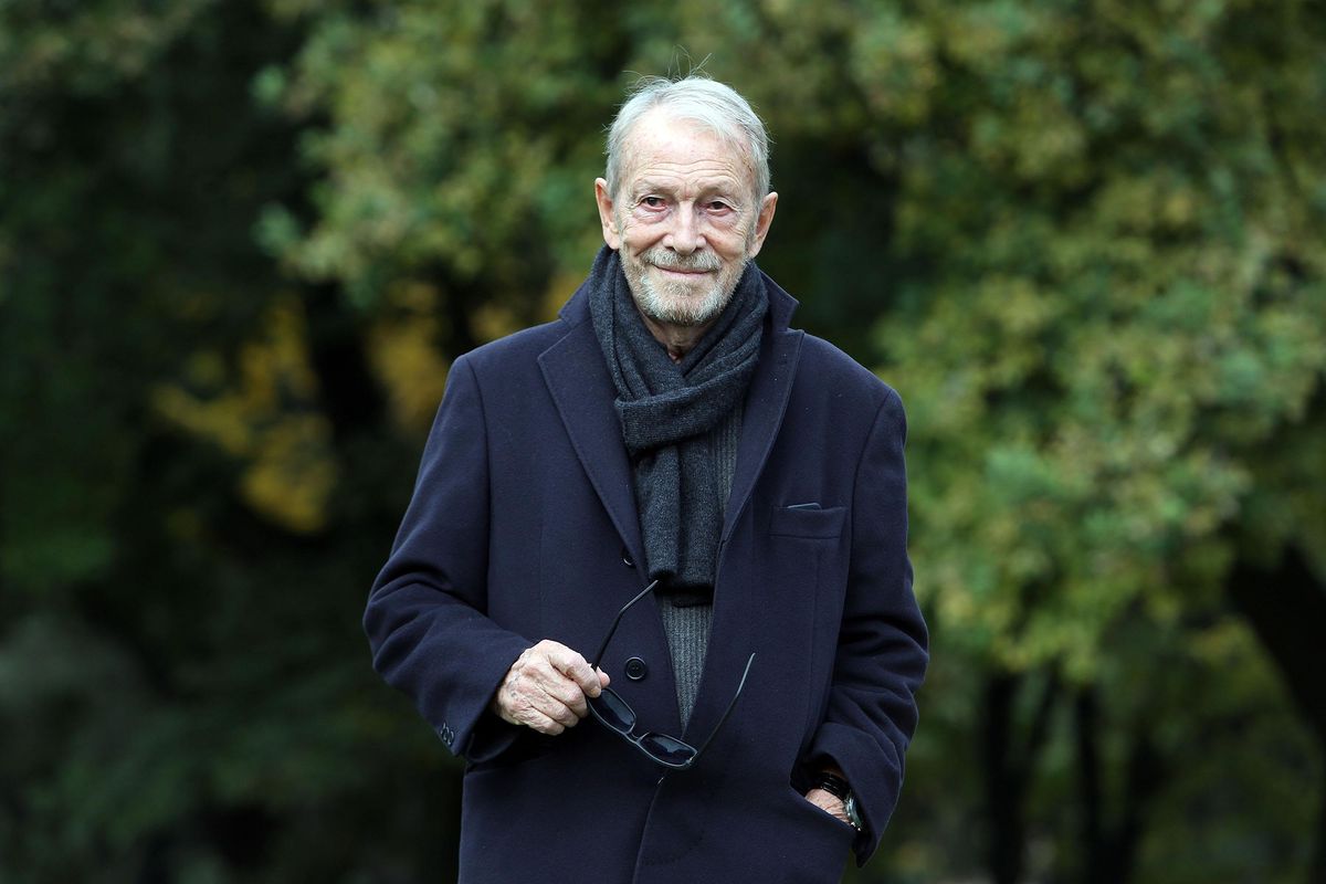 «A teatro la vera avanguardia è recitare senza il microfono»