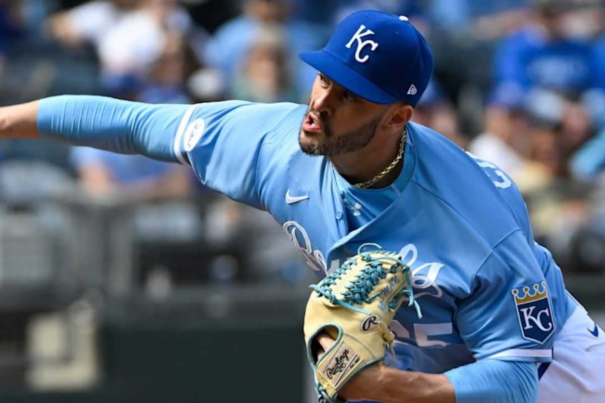 Houston Astros bolster bullpen in Royals swap