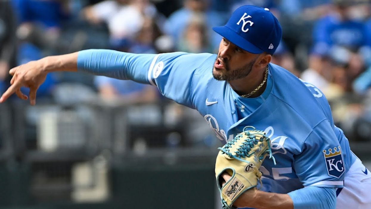 Houston Astros bolster bullpen in Royals swap