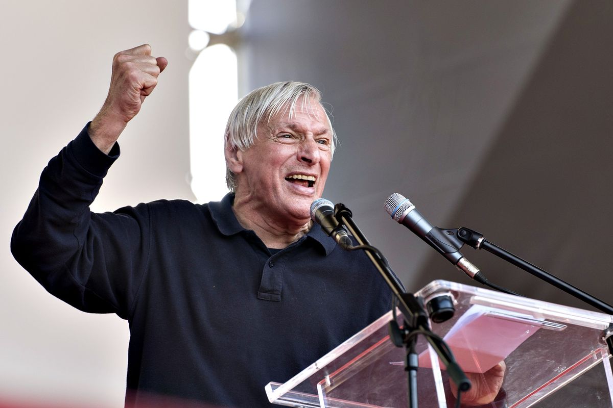 Faida tra le Ong dei migranti: le trame don Ciotti-Casarini & C.