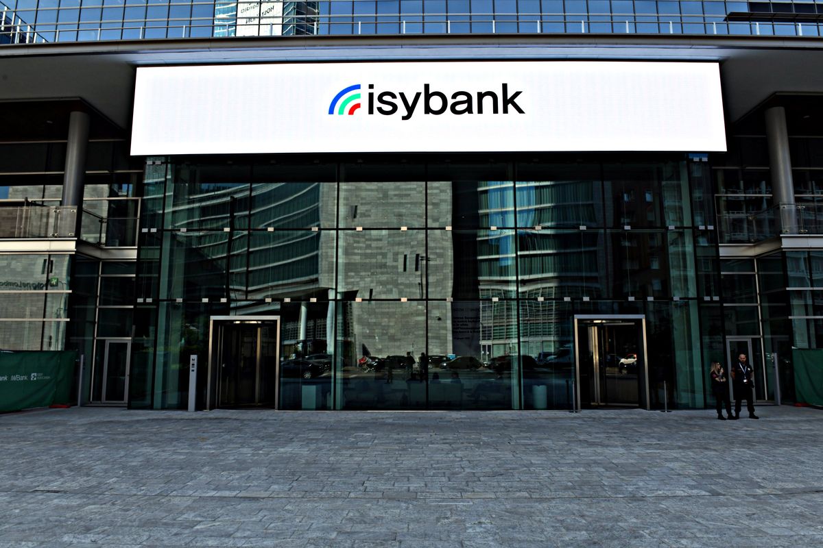 Intesa su Isybank: «Risolveremo»
