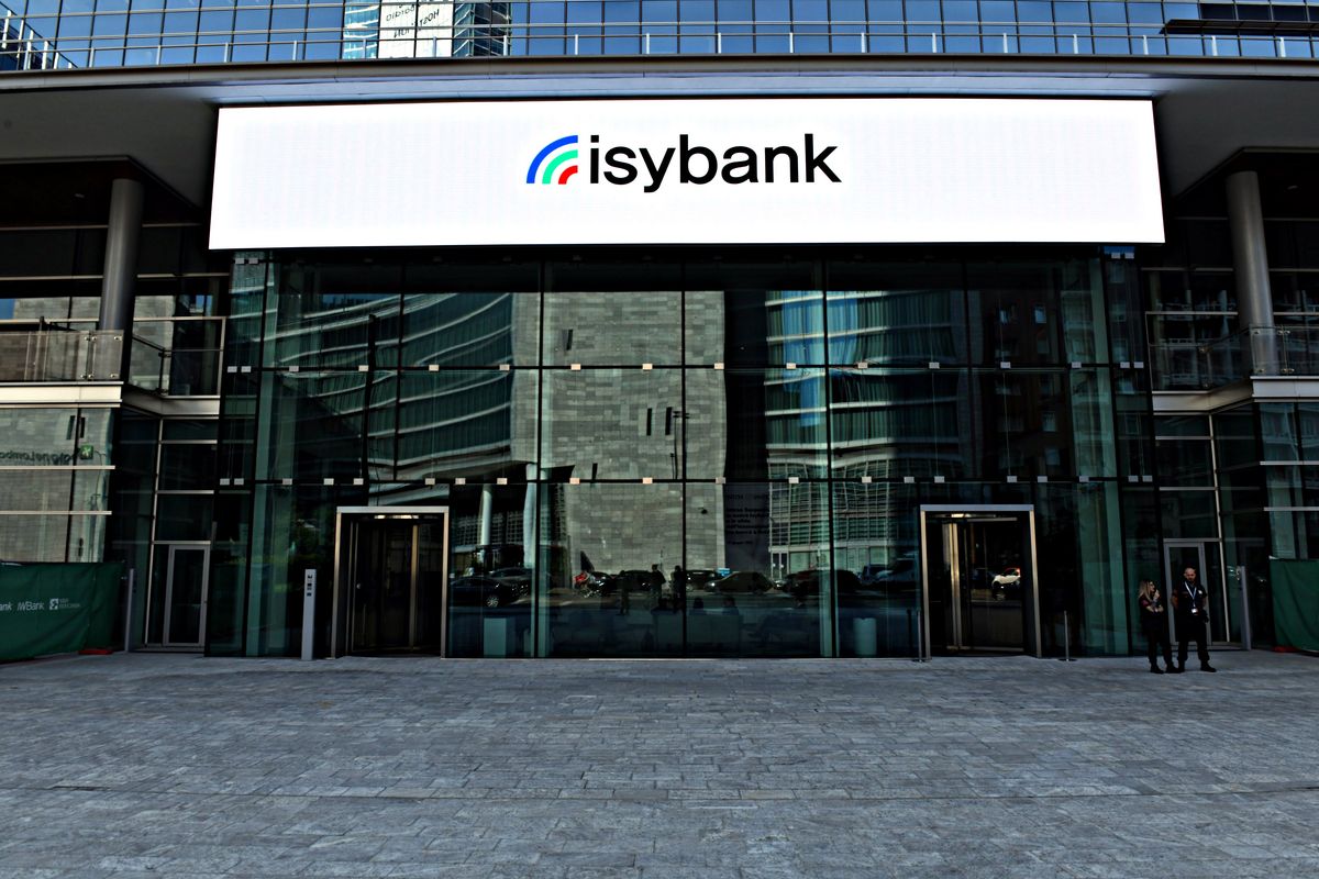 Intesa su Isybank: «Risolveremo»
