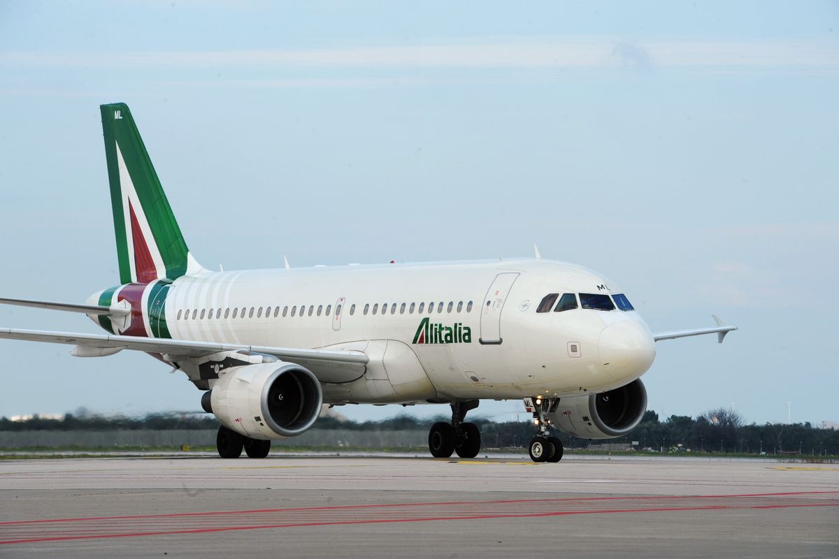 Alitalia, via a 2.700 licenziamenti. Governo pronto ad aprire un tavolo