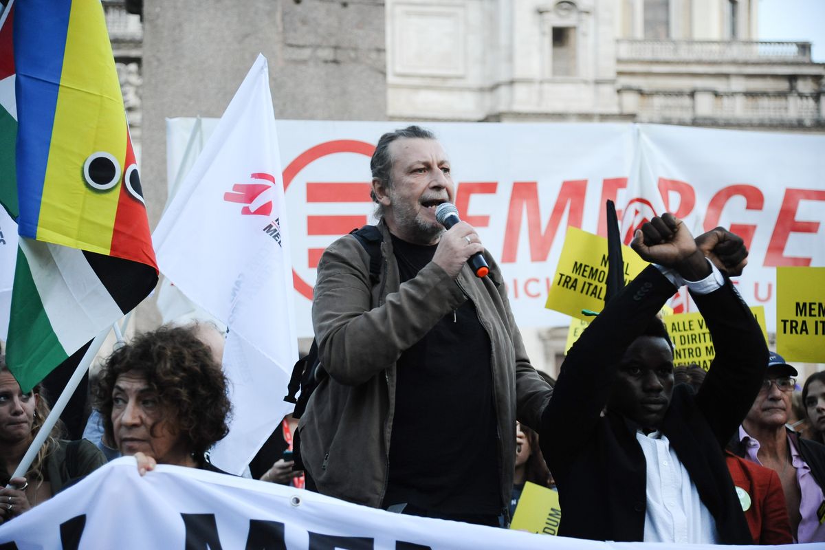 «Avvenire» in combutta con Casarini & C.: «Facciamo una bella sorpresa a Salvini»