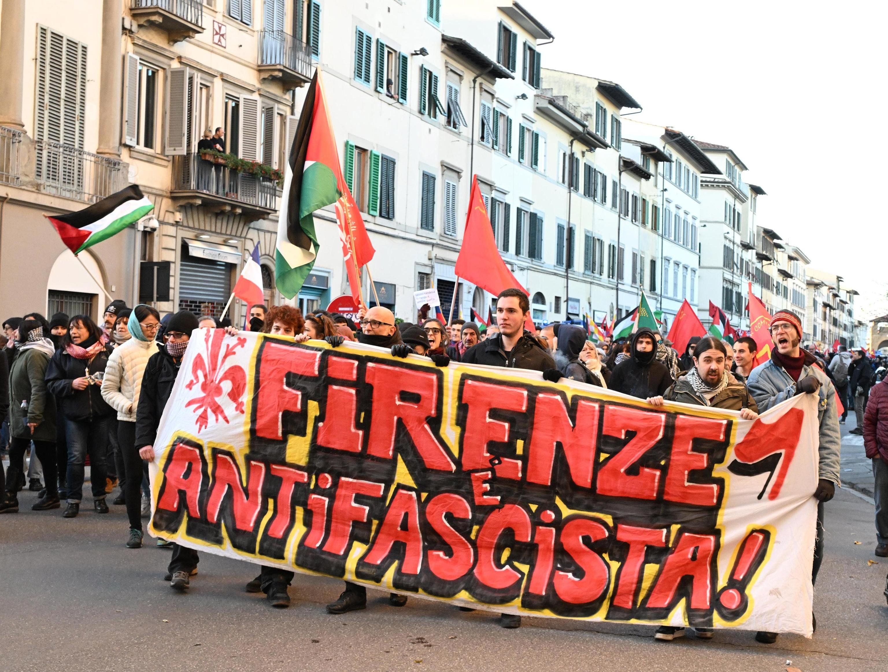 Odiano i sovranisti, ma adorano i sovrani