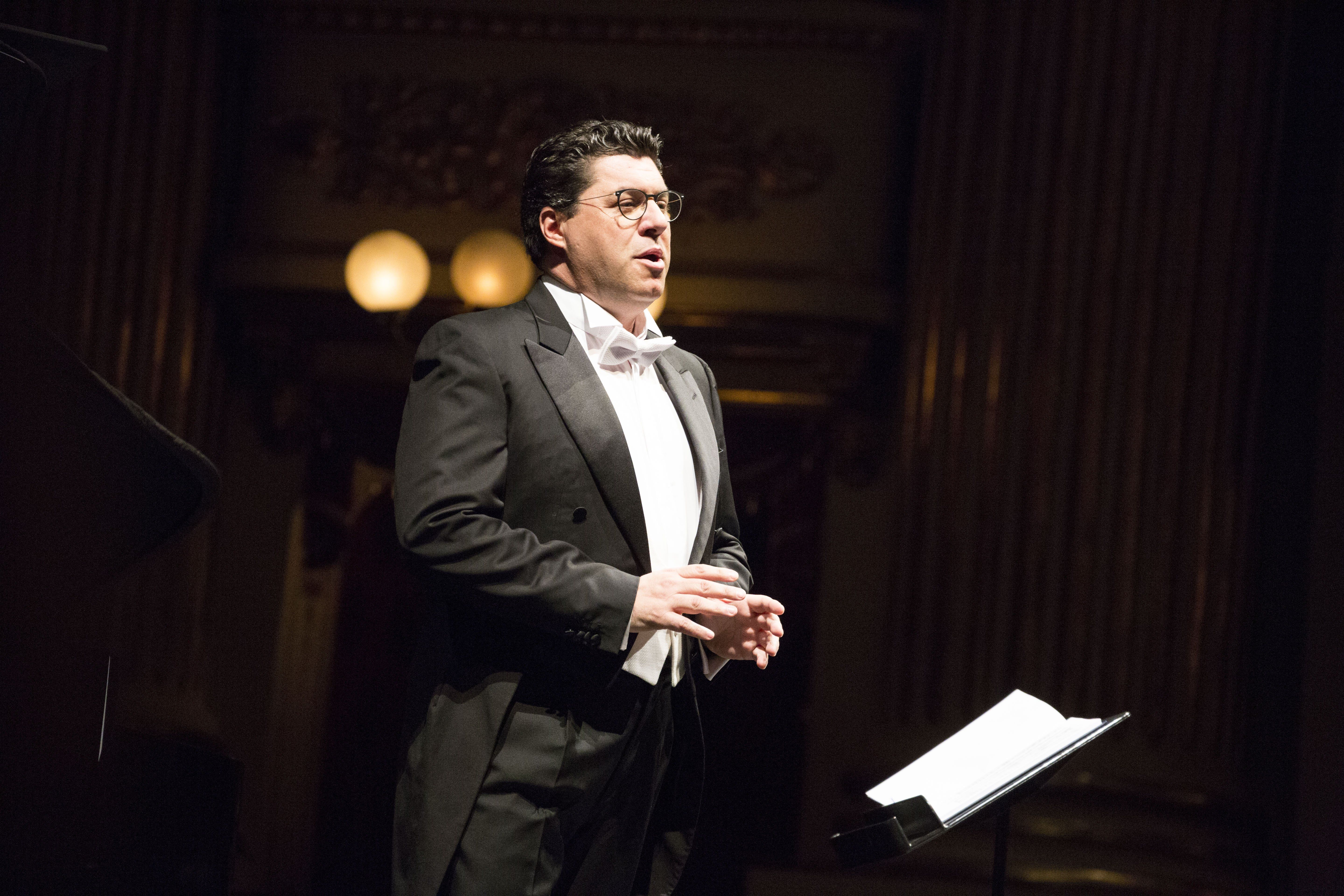 «Il potere che acceca lo racconta Verdi. Il “Don Carlo” supera “House of Cards”»