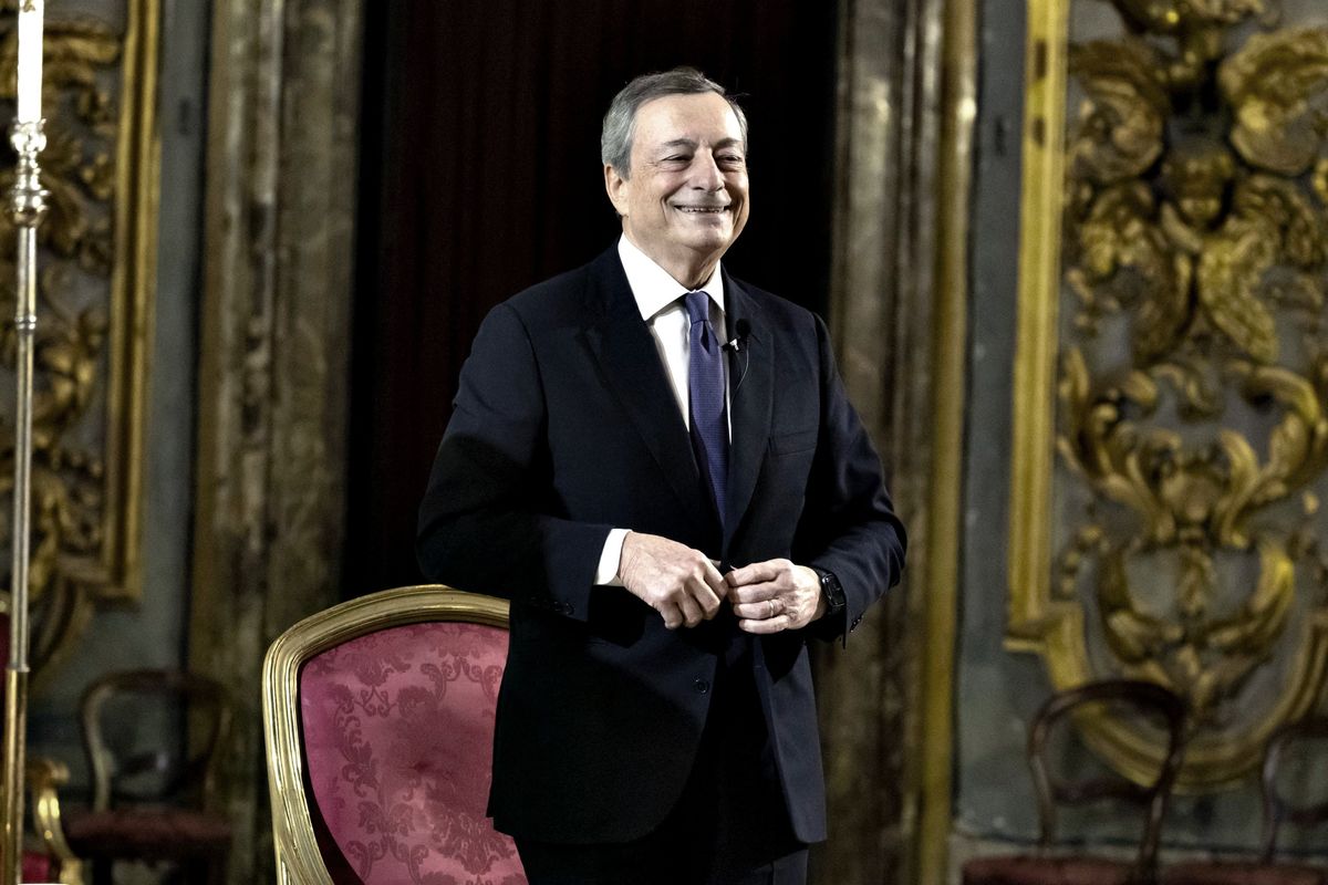 Parigi pensa a Draghi, ma lui guarda agli Usa