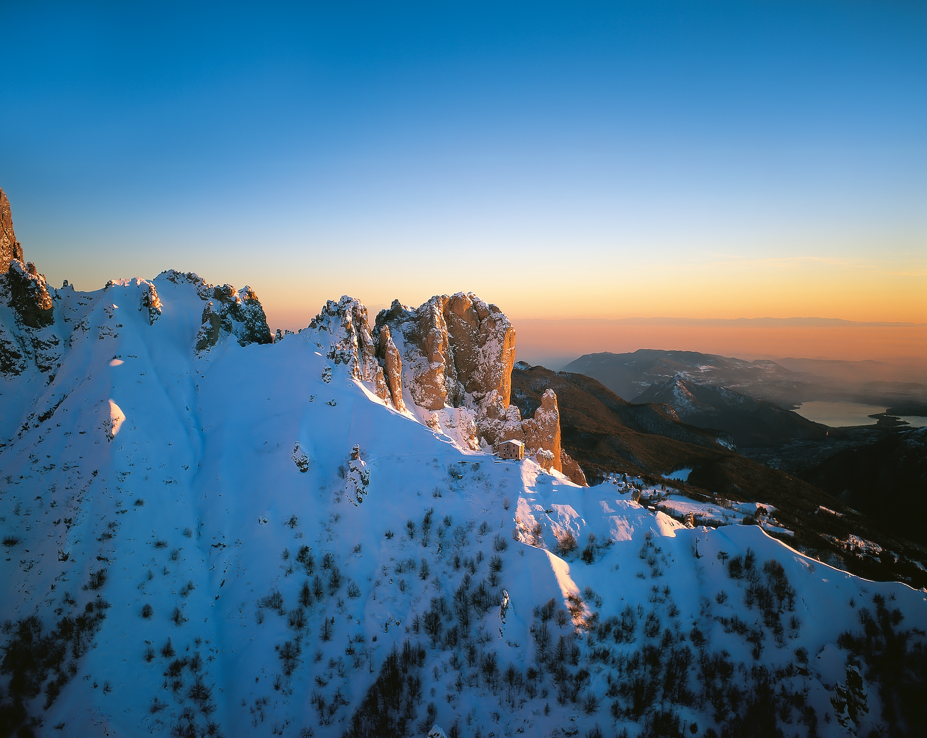 Tutti in seggiovia. La Lombardia riapre la stagione dello sci