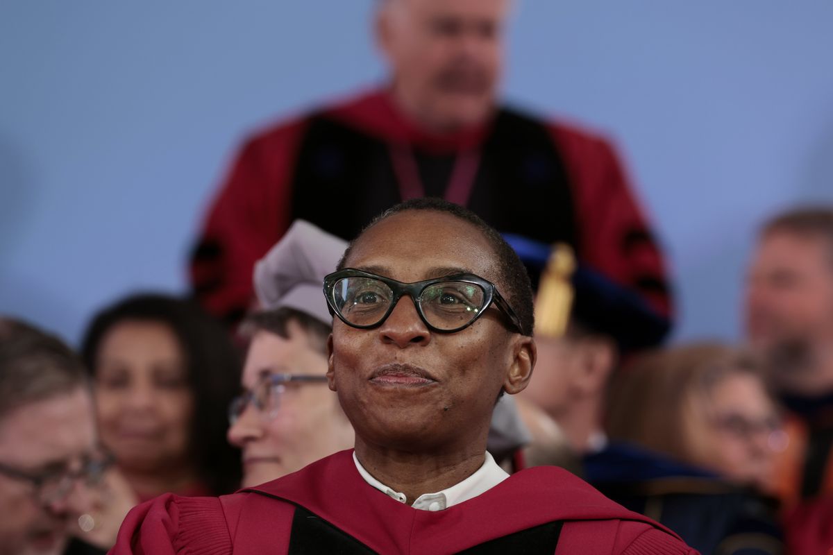 Harvard grazia il rettore e censura le critiche