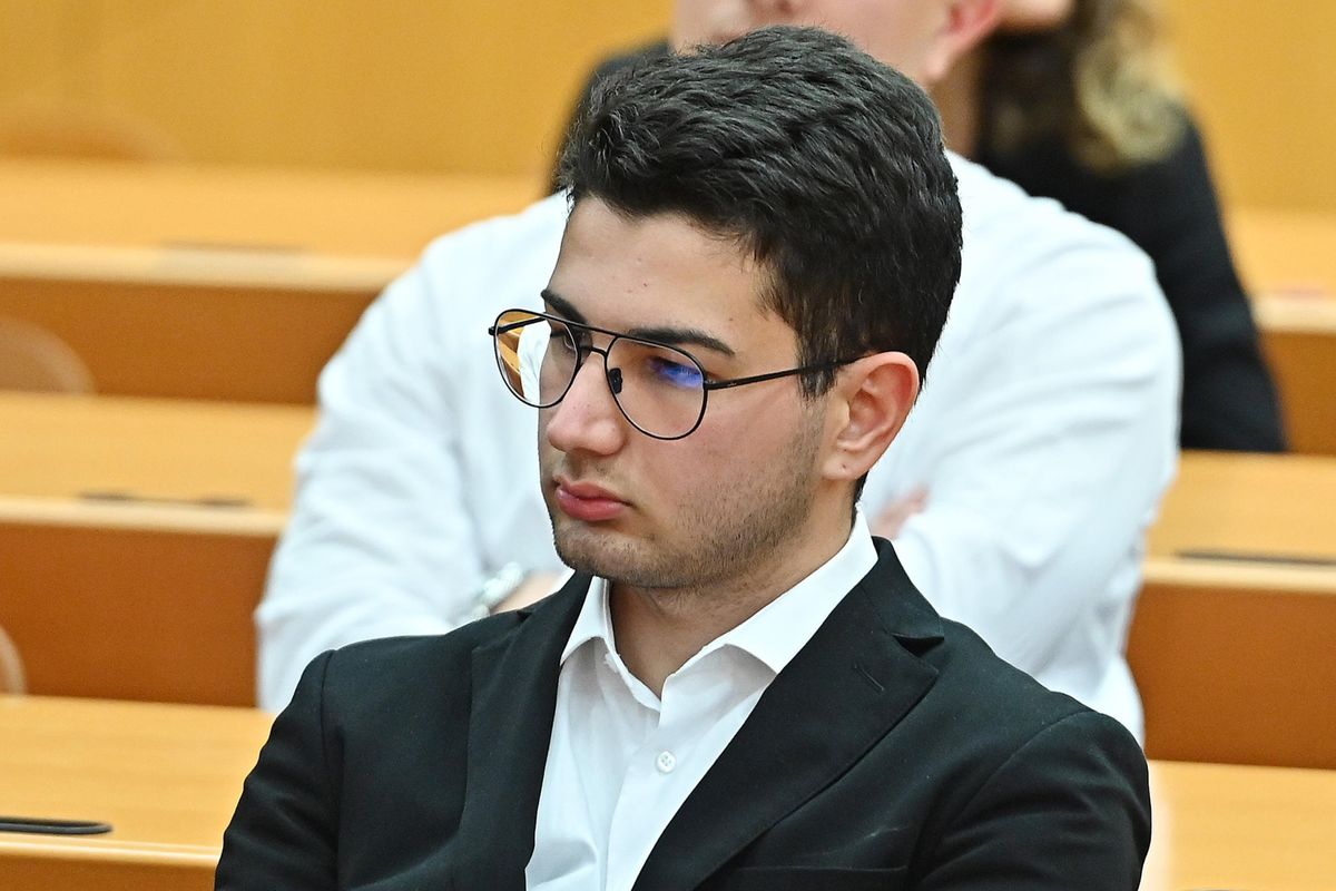 Uccise suo papà in difesa della madre. Giovane condannato a sei anni e due mesi