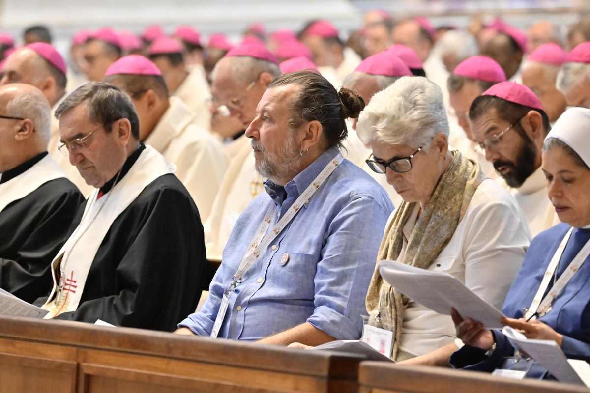 Casarini & C. usavano i morti in mare. «Se li vede il Papa ci aiuteranno di più»