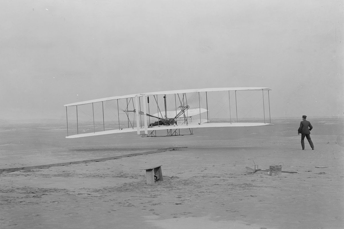 120 anni fa i fratelli Wright fecero decollare il primo aereo