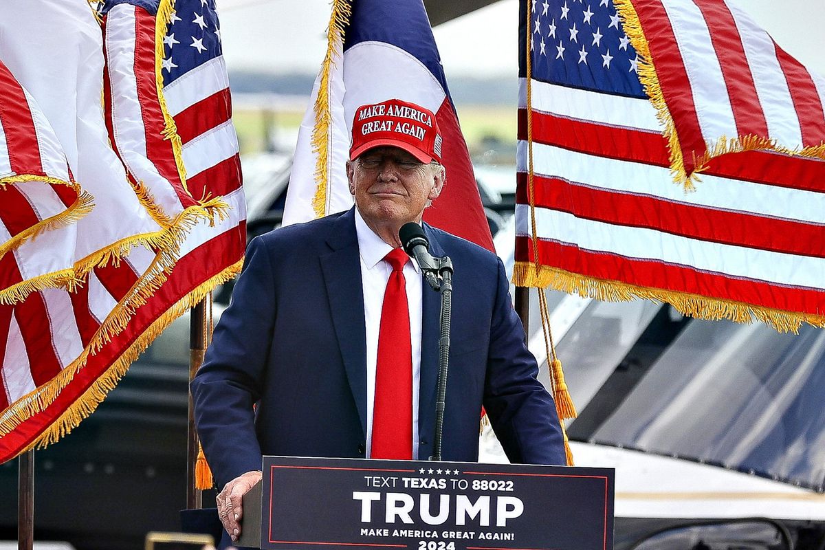 Trump vola nonostante lo spettro processi