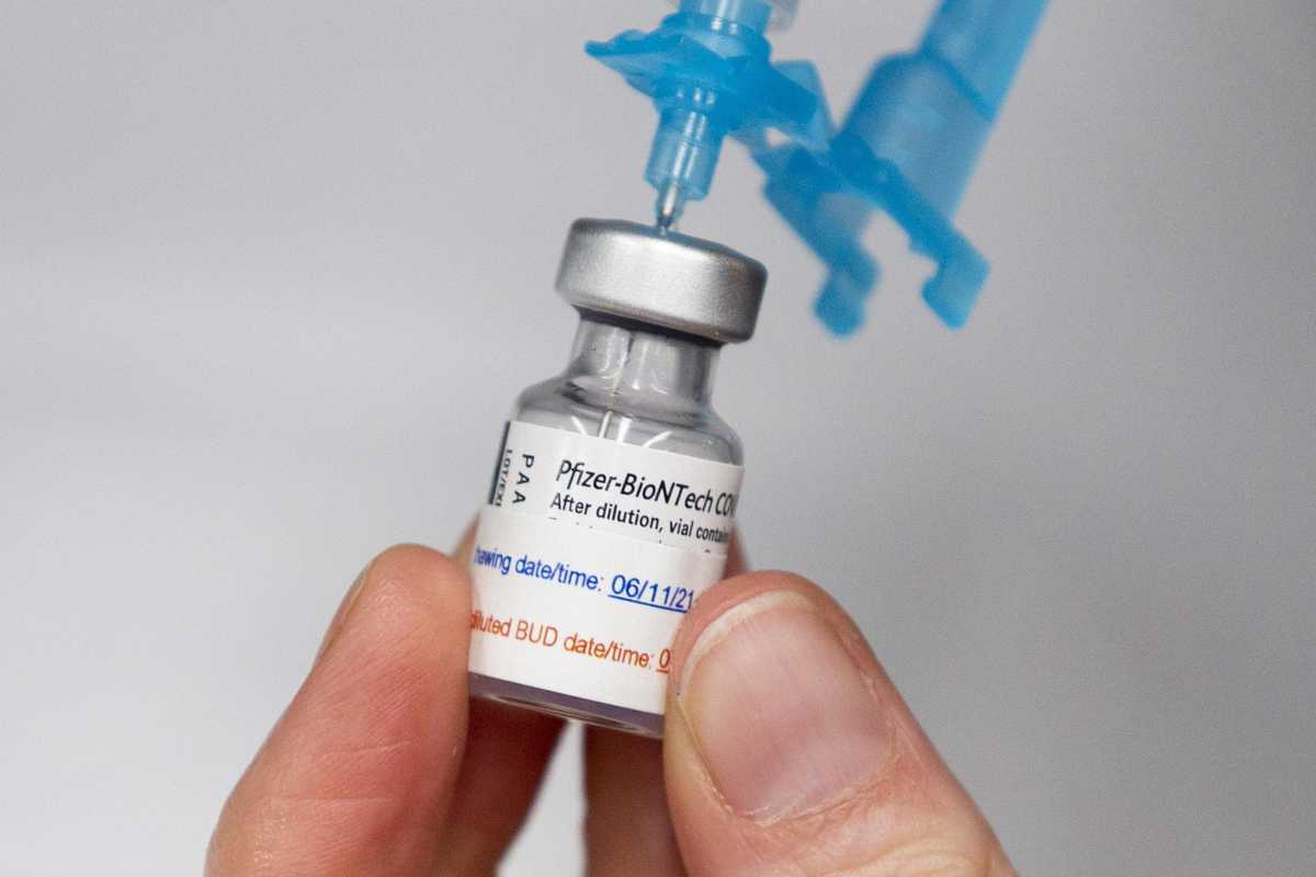 Ora Pfizer ci vaccina contro il patriarcato