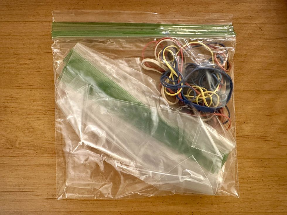 ziploc bags and rubber bands