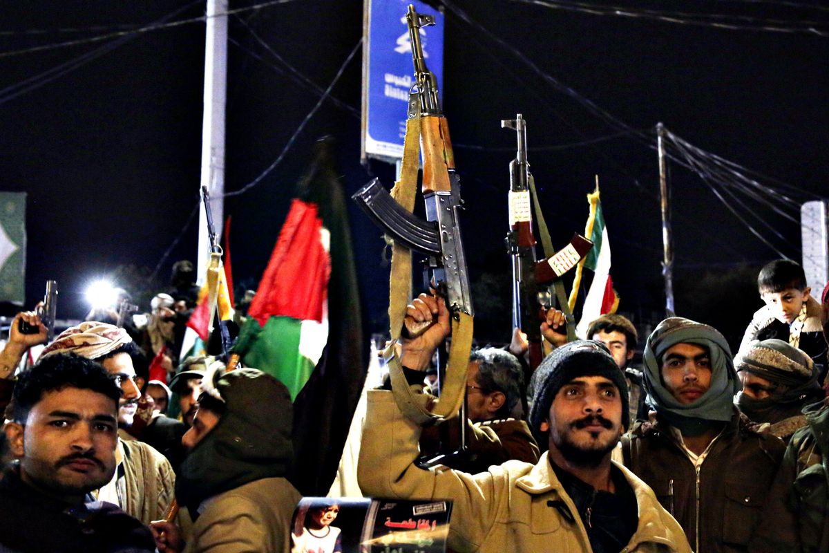 Odiano gli ebrei e i sauditi e seguono gli ayatollah. Ecco l’identikit dei ribelli