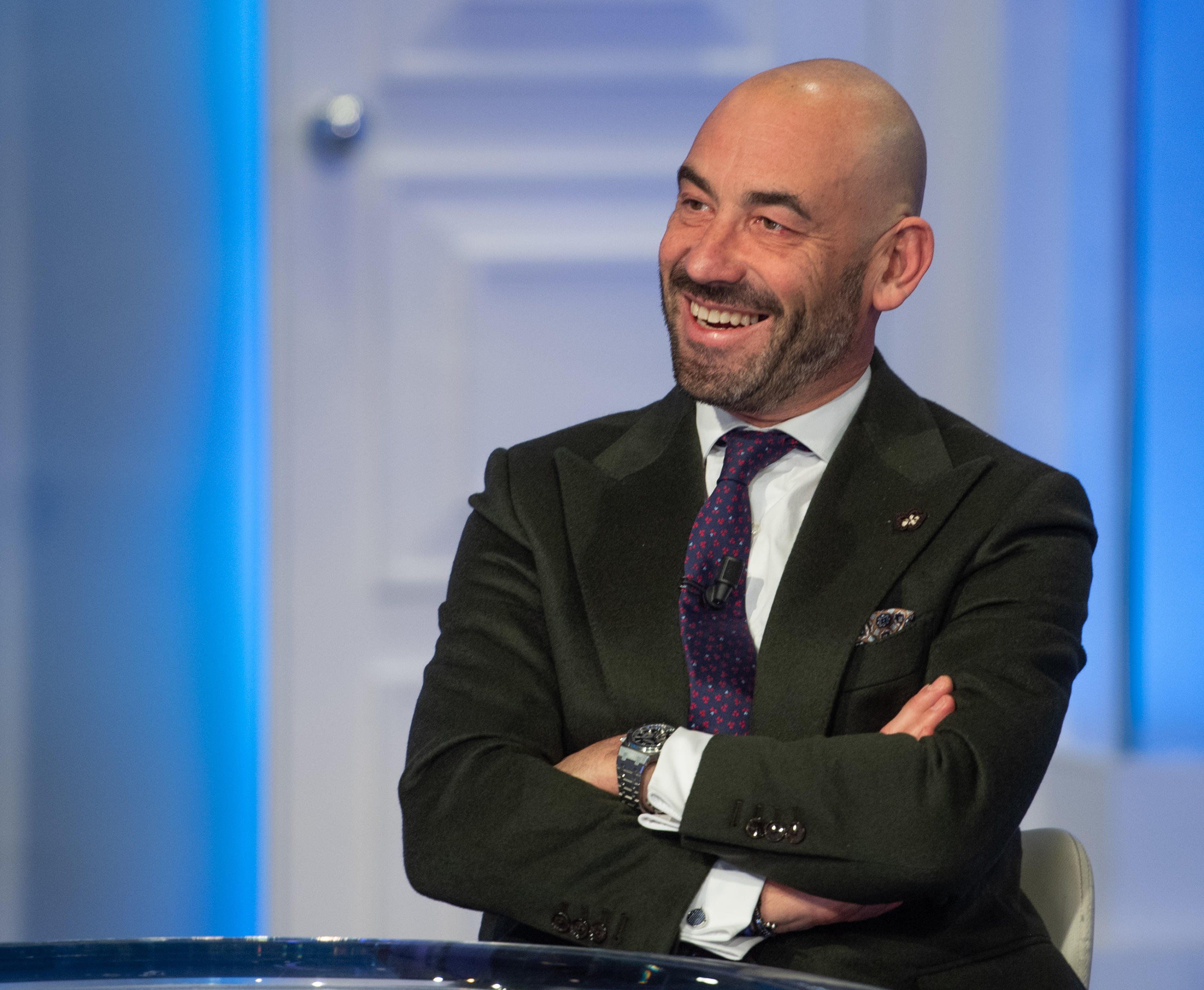 Pure Bassetti boccia le mascherine: «Non servono per evitare i contagi»