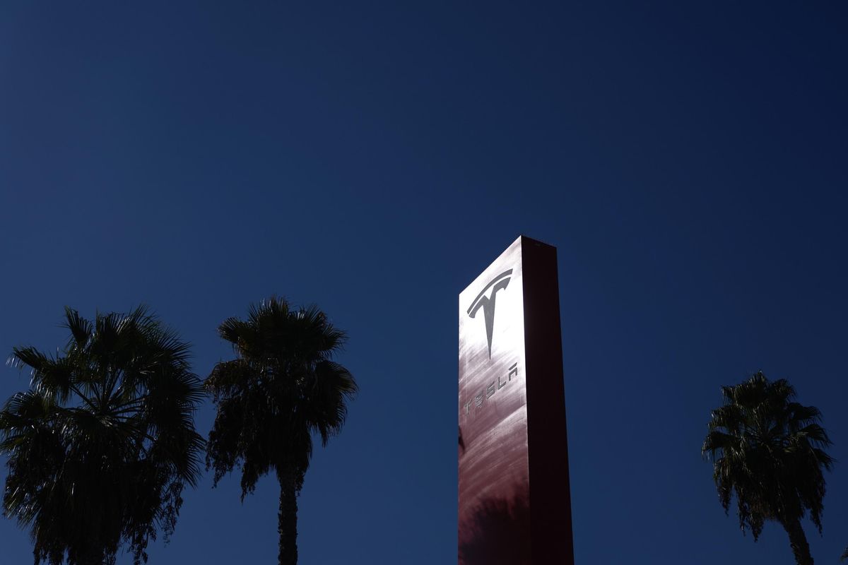 «Attacco robot»: Tesla sotto accusa. L’Ia stravolge la sicurezza sul lavoro