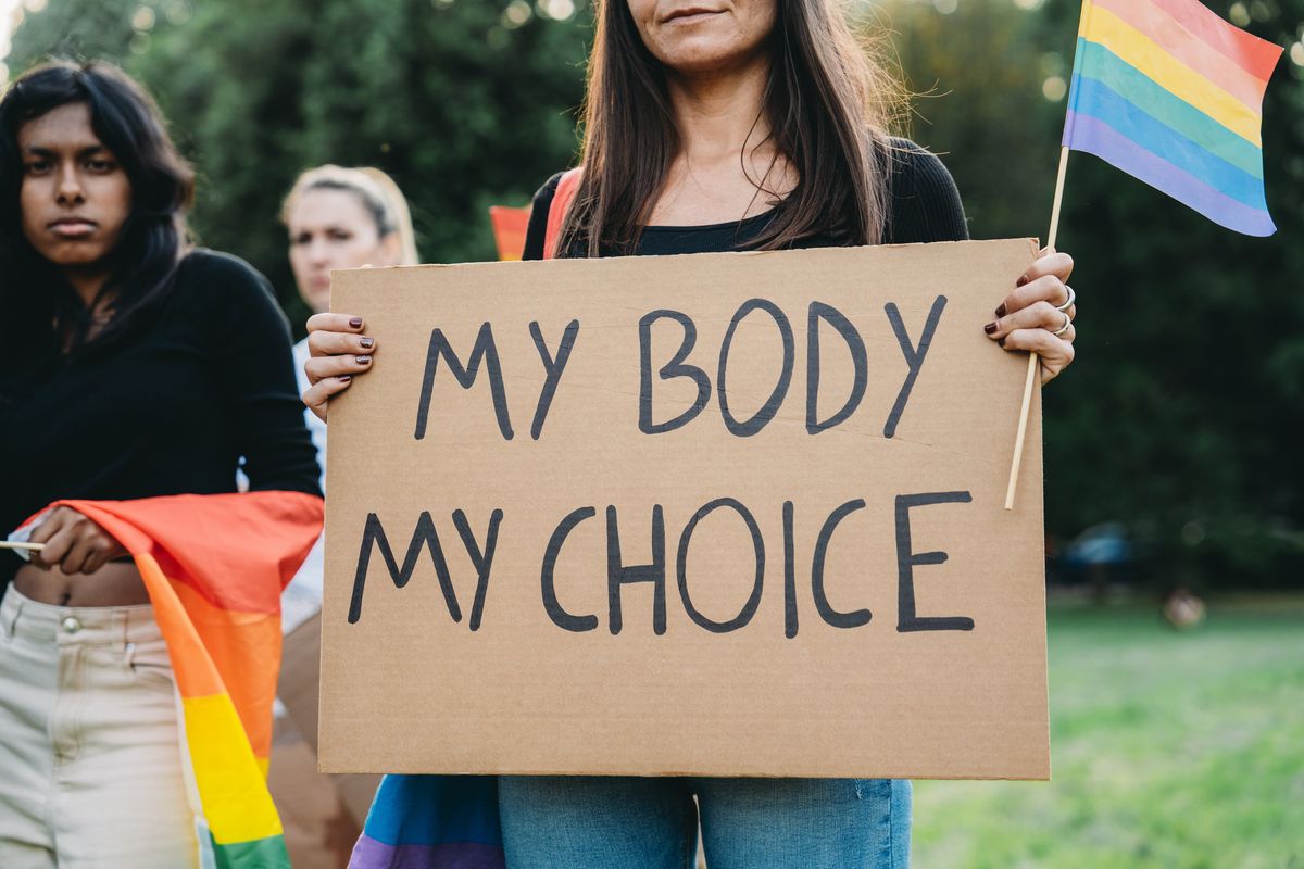 L’Occidente che banalizza l’aborto fa il gioco dei terroristi di Hamas