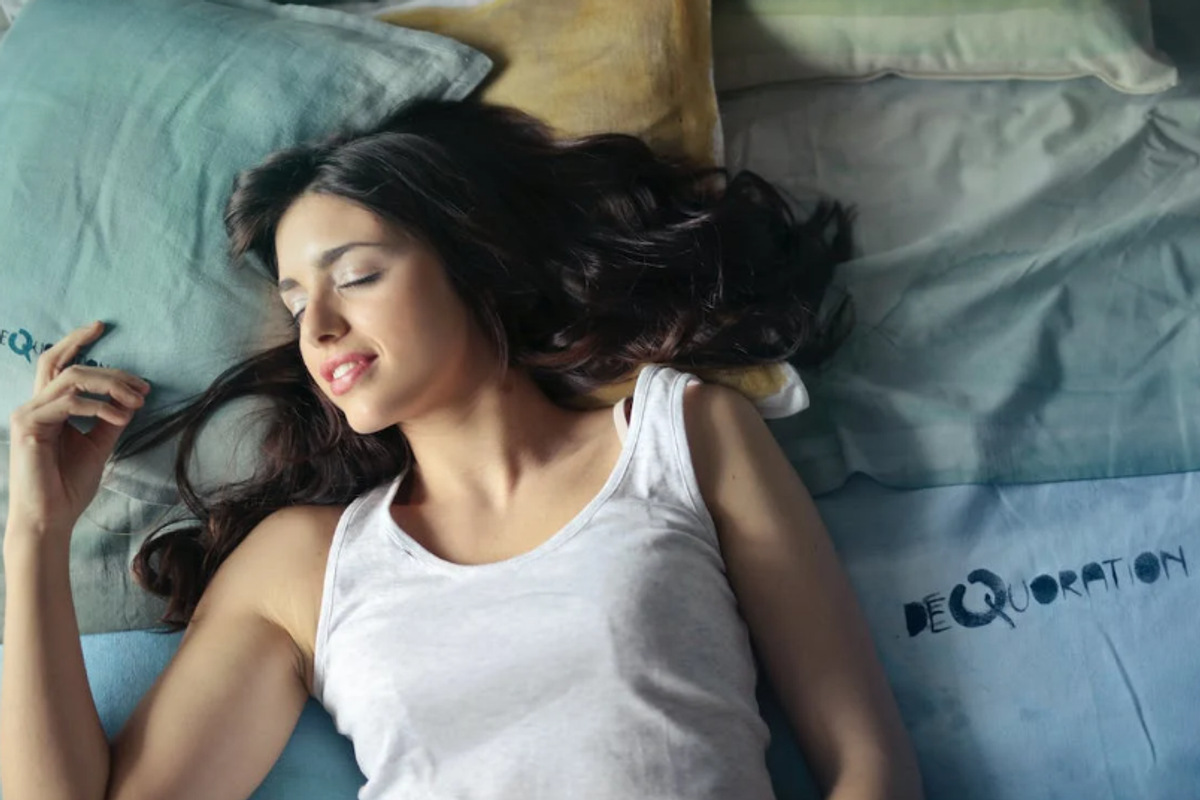 sleep, dr. andrew weil, fall asleep fast, relaxation techniques, breathing techniques, calm, anxiety, science, meditation