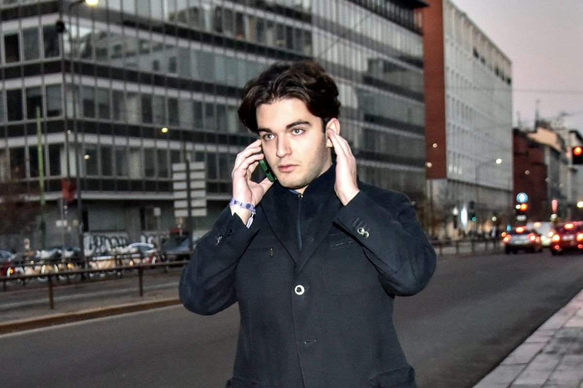 Ecco i video hot della notte brava. Apache denunciato per revenge porn