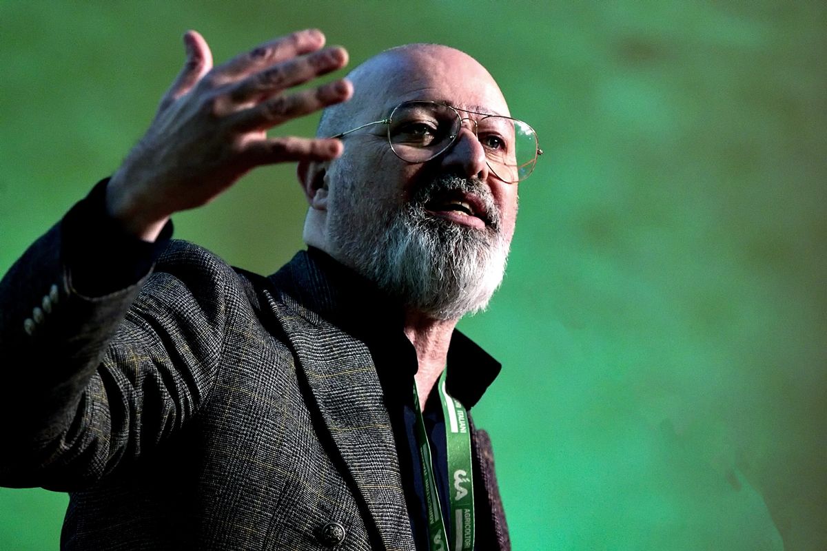 Ora Bonaccini toglie le case popolari agli emiliani per darle agli immigrati