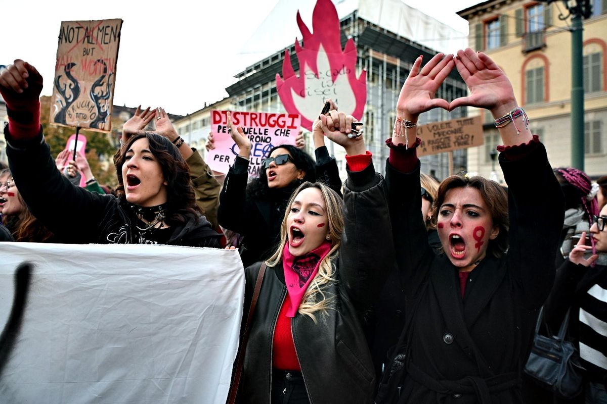 Per bocciare le famiglie arcobaleno le toghe s’aggrappano al femminismo