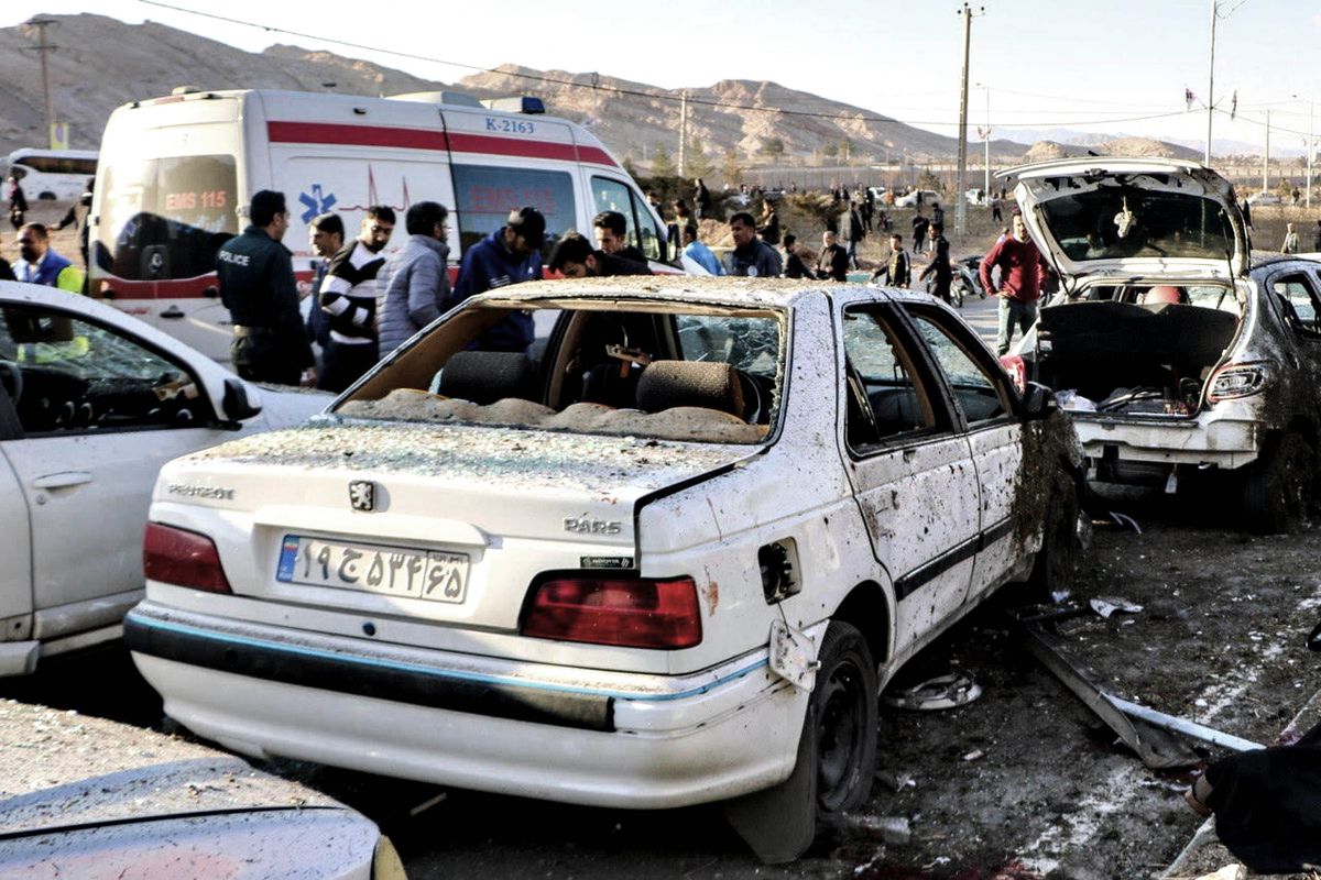 Bombe alla cerimonia per Soleimani. L’Iran: «Risponderemo ai terroristi»