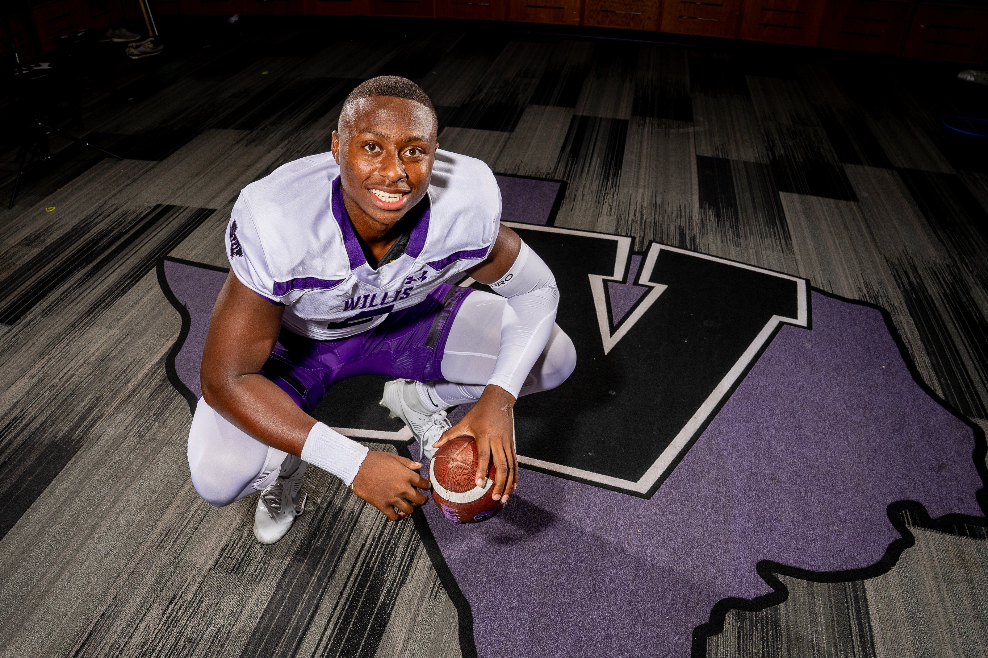 DJ Lagway Named 2023-24 Gatorade National Football Player Of The Year